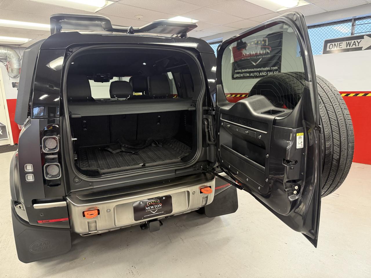 Land Rover Defender 110 X 2023