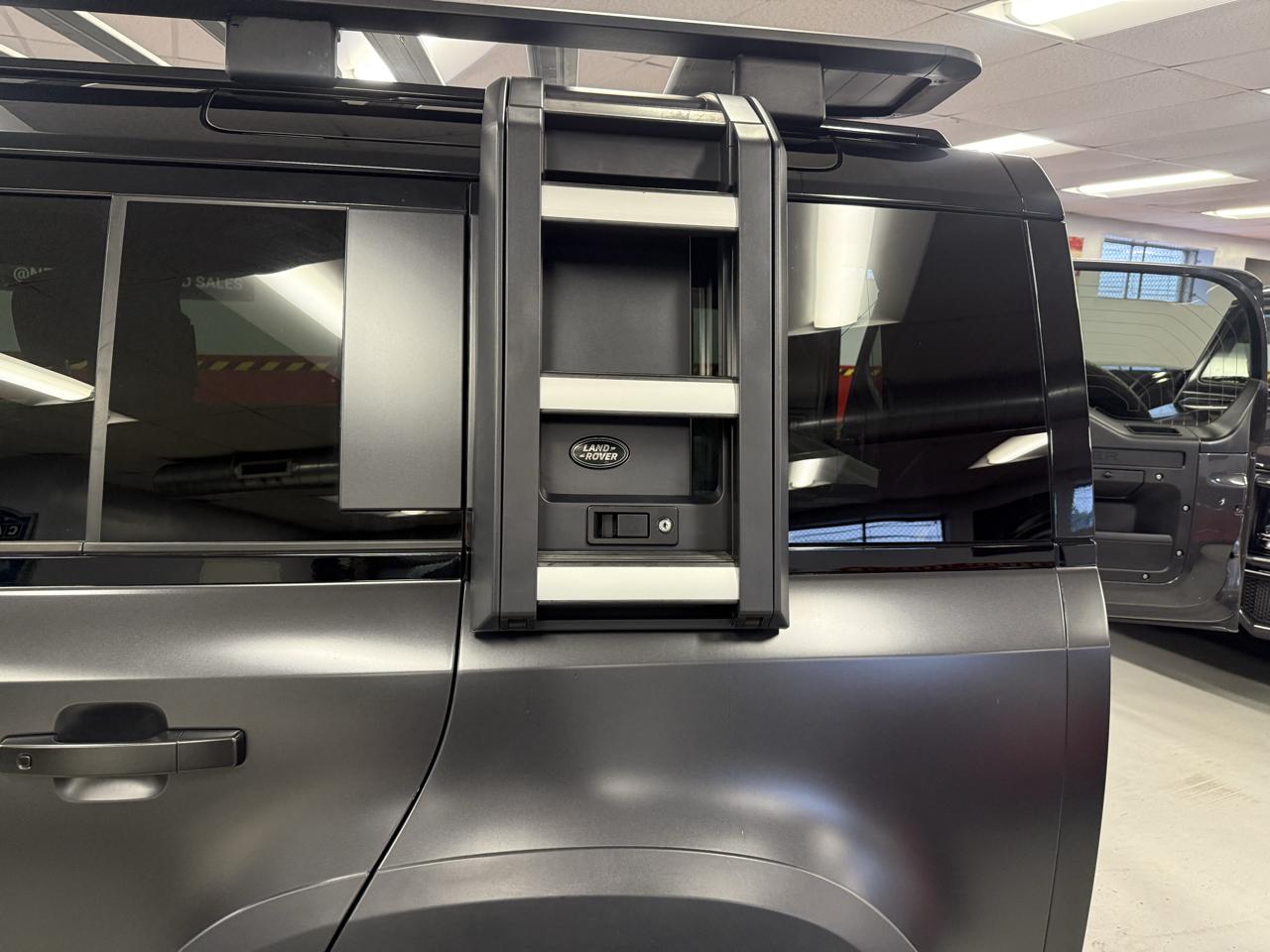 Land Rover Defender 110 X 2023
