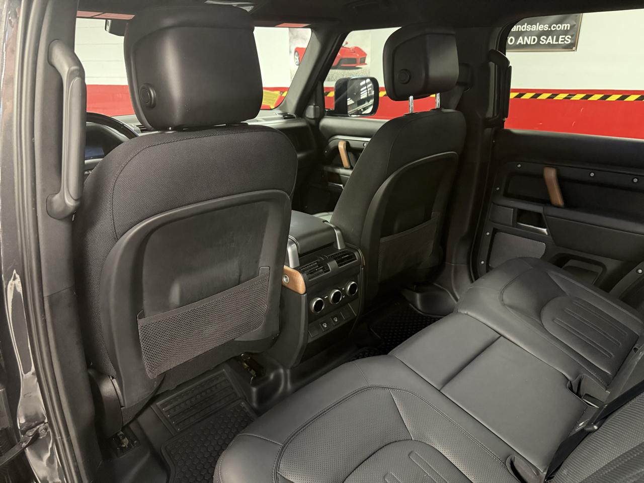 Land Rover Defender 110 X 2023