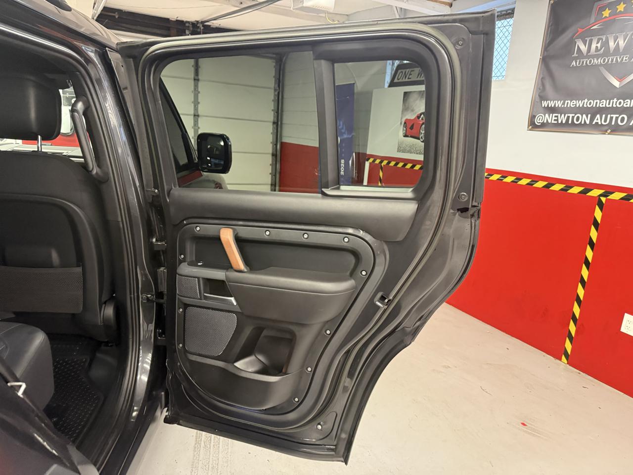 Land Rover Defender 110 X 2023