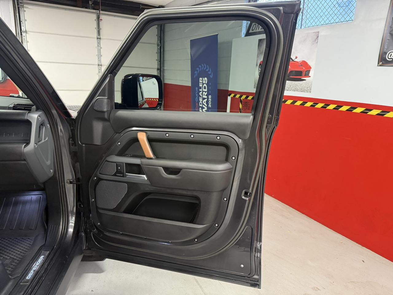 Land Rover Defender 110 X 2023