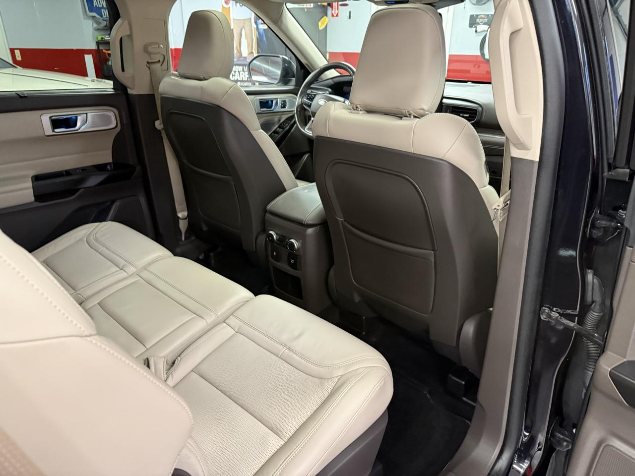 Ford Explorer Platinum AWD 2020