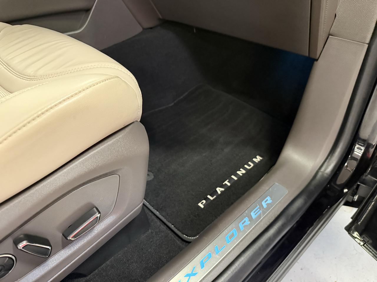 Ford Explorer Platinum AWD 2020