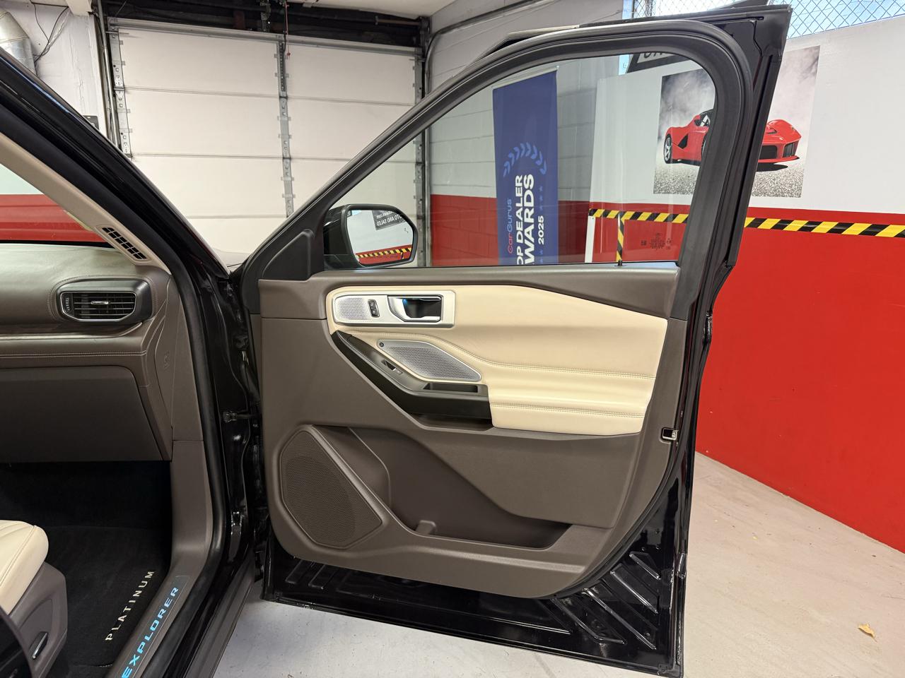 Ford Explorer Platinum AWD 2020