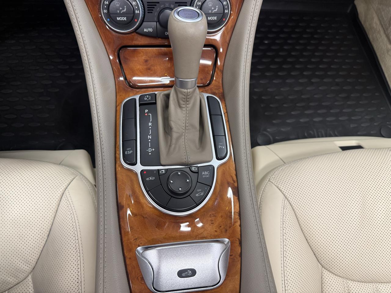 Mercedes-Benz SL-Class SL550 2009