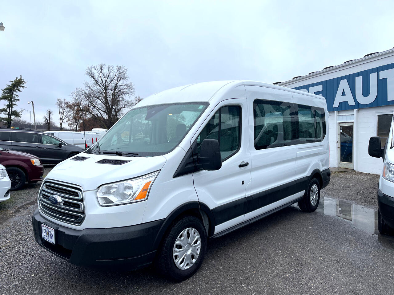 2019 Ford Transit 350 Wagon Med. Roof XL w/Sliding Pass. 148-in. WB