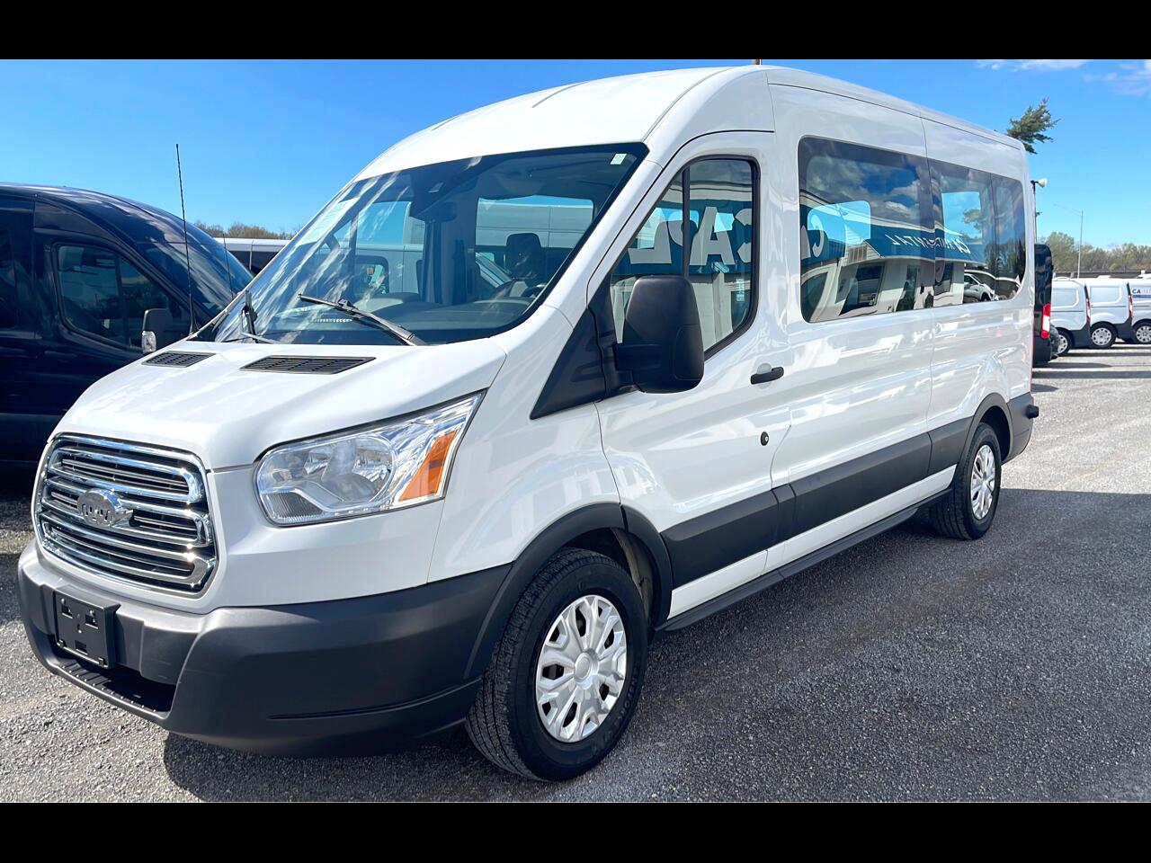 2017 Ford Transit 350 Wagon Med. Roof XL w/Sliding Pass. 148-in. WB