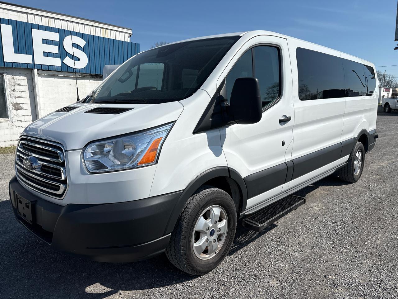 2018 Ford Transit 350 Wagon Low Roof XL w/Sliding Pass. 148-in. WB
