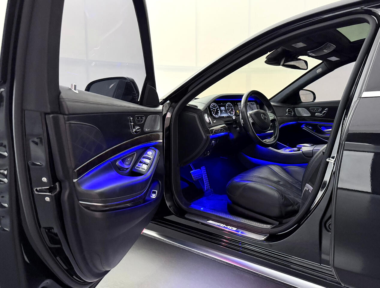 2015 Mercedes Benz S 63 AMG 4MATIC photo 11