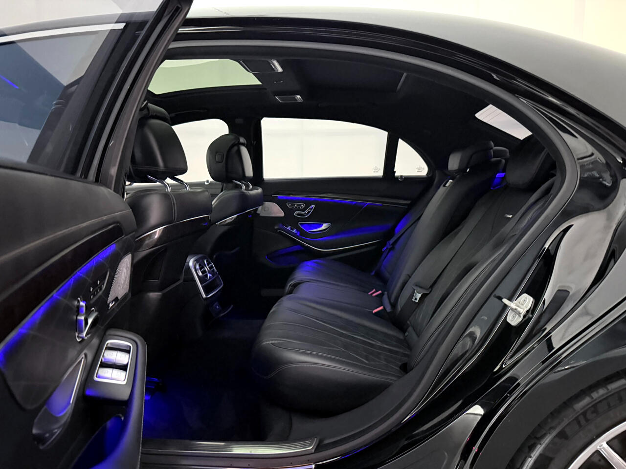 2015 Mercedes Benz S 63 AMG 4MATIC photo 18