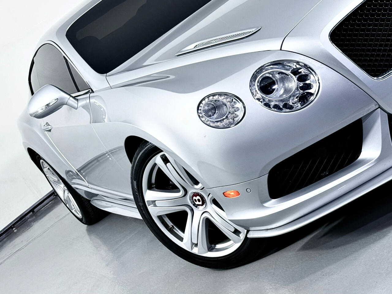2013 Bentley Continental GT V8 photo 3