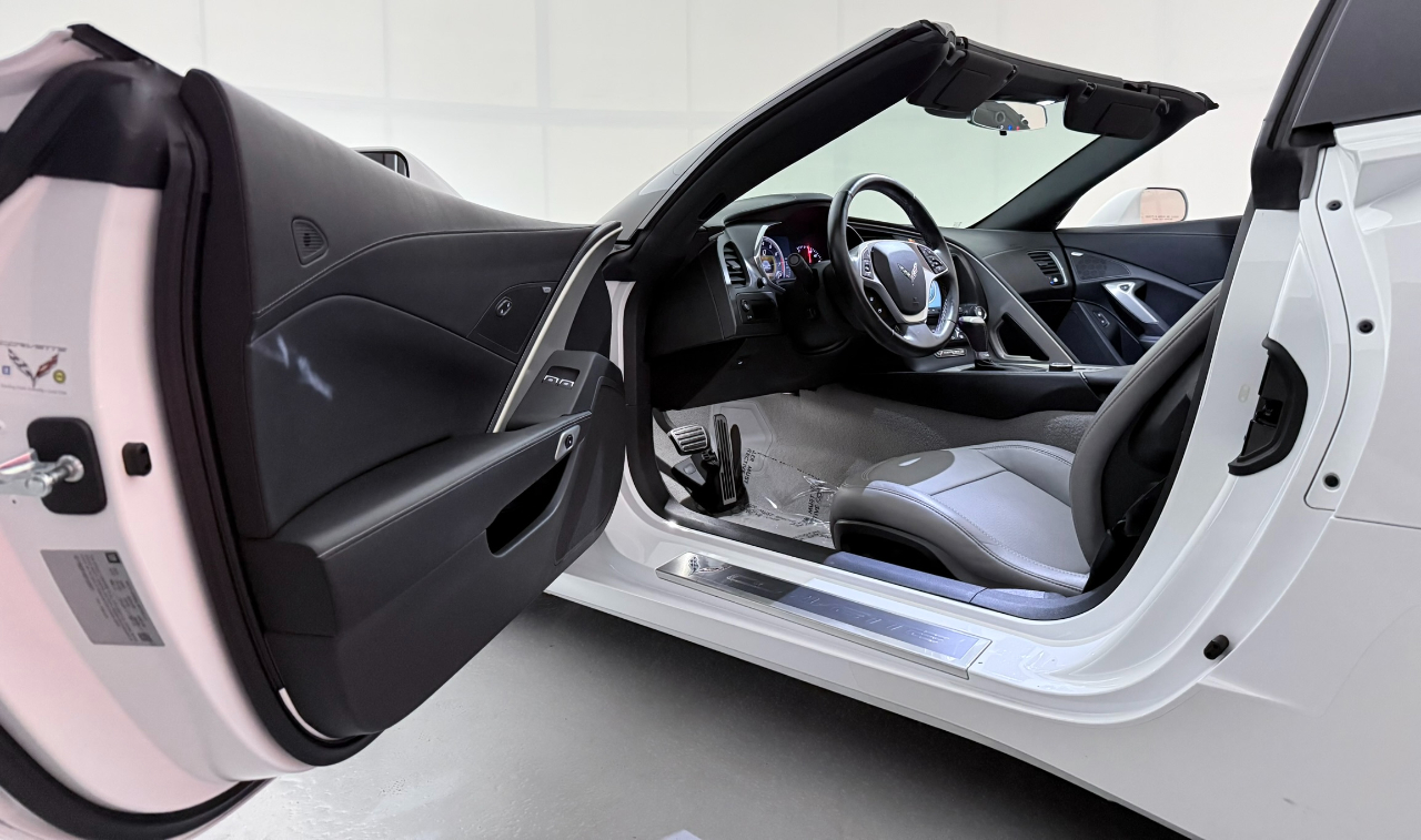 2014 Chevrolet Corvette Stingray 1LT Coupe photo 18