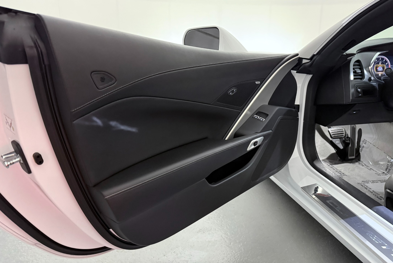 2014 Chevrolet Corvette Stingray 1LT Coupe photo 19