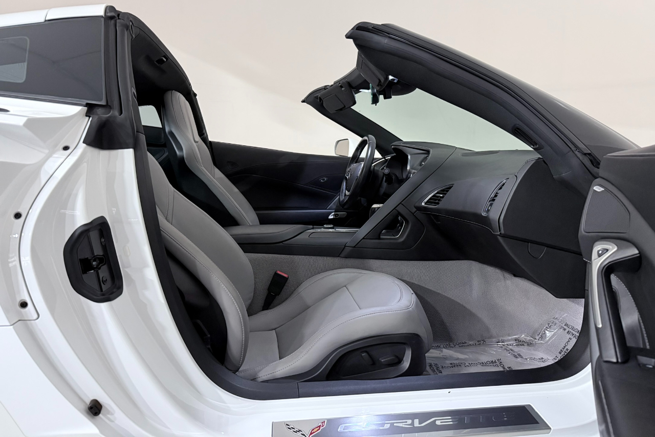 2014 Chevrolet Corvette Stingray 1LT Coupe photo 23