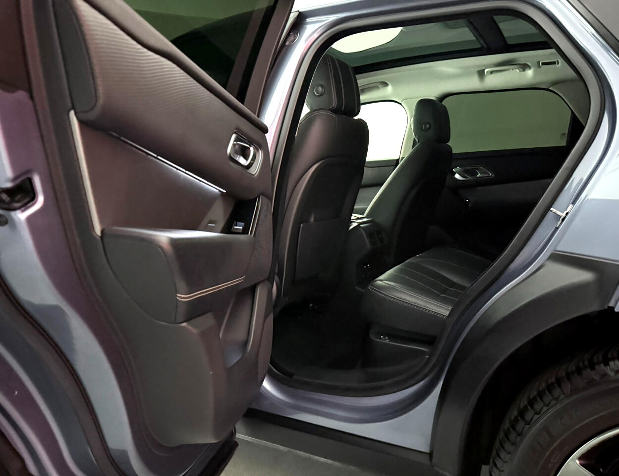 2018 Land Rover Range Rover Velar S photo 17