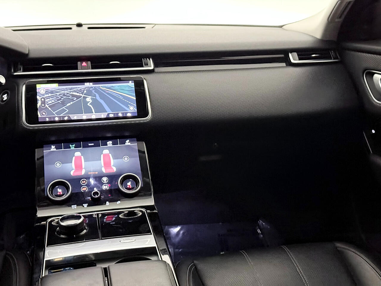 2018 Land Rover Range Rover Velar S photo 25