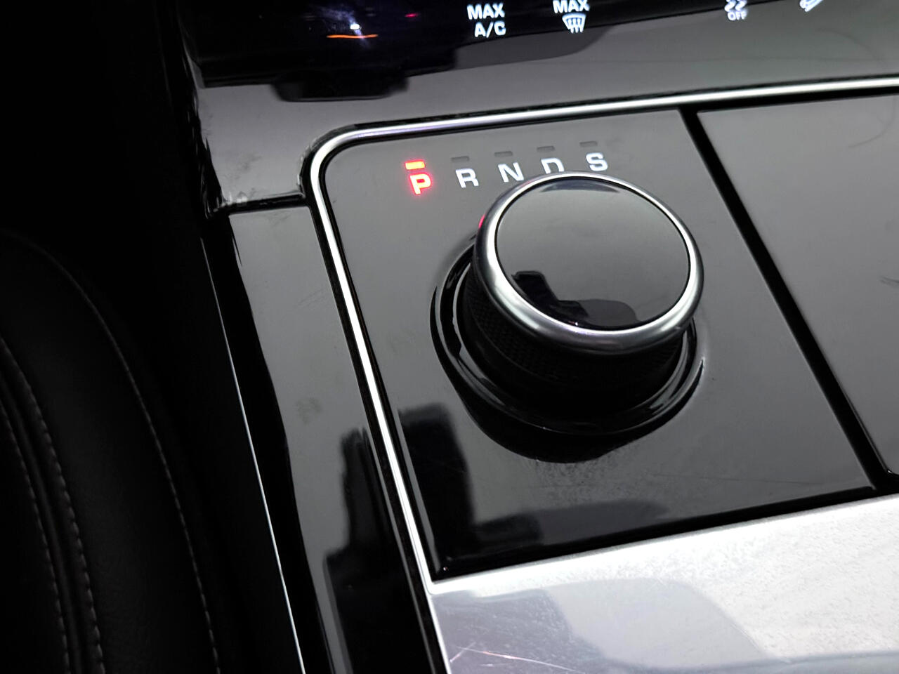 2018 Land Rover Range Rover Velar S photo 33