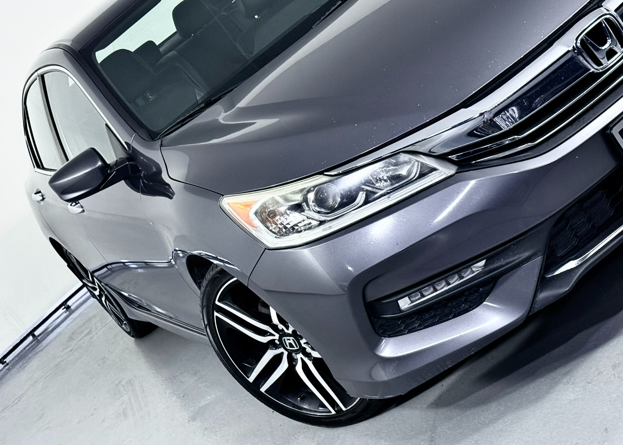 2016 Honda Accord Sport photo 3