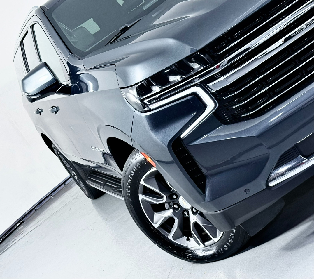 2021 Chevrolet Suburban LT photo 4
