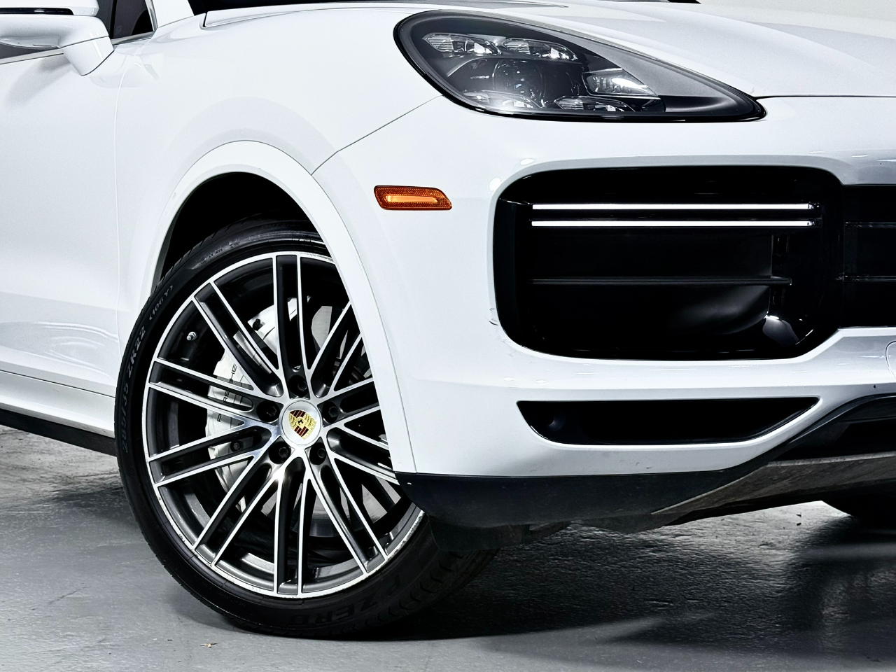 2021 Porsche Cayenne Turbo photo 4