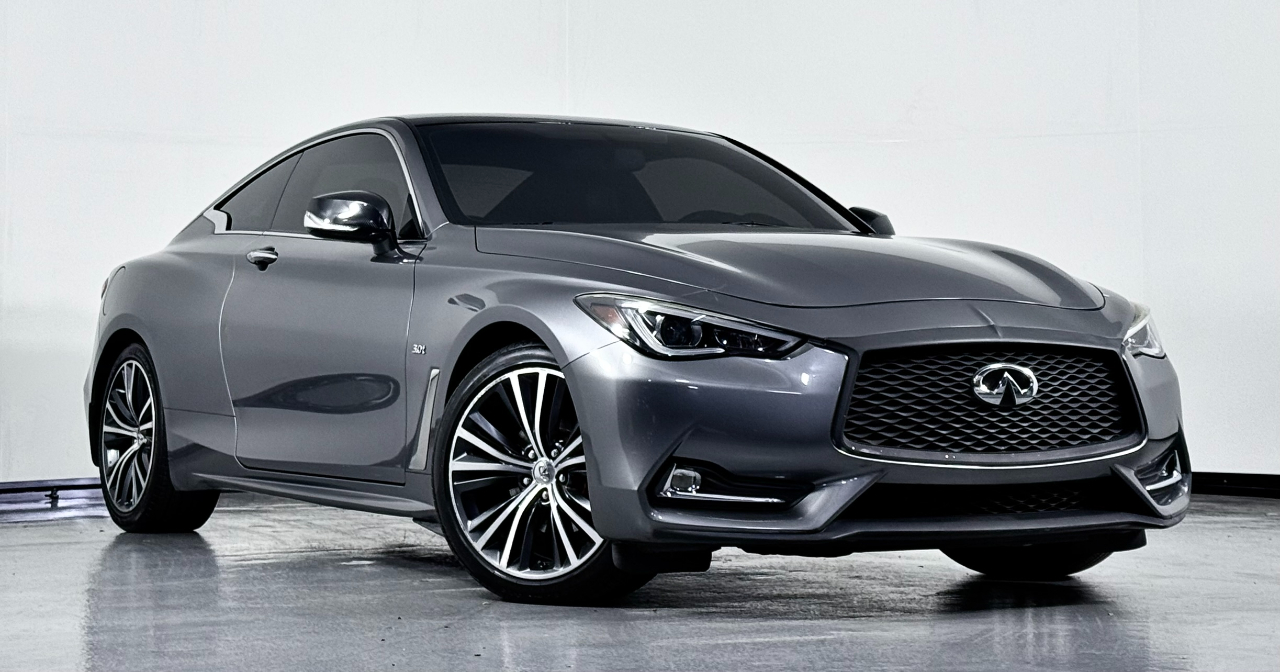 2017 Infiniti Q60 3.0t Premium photo 2