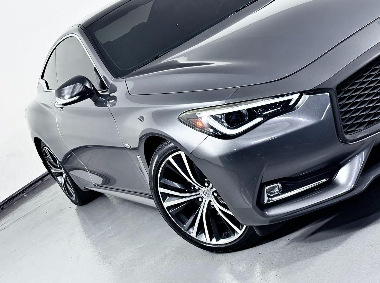 2017 Infiniti Q60 3.0t Premium photo 4