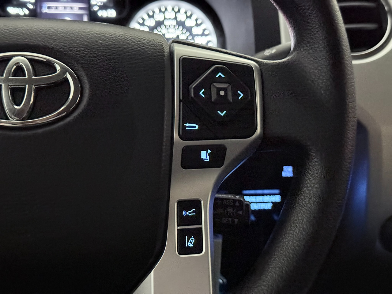 Toyota Tundra SR5 5.7L V8 CrewMax 4WD 2021