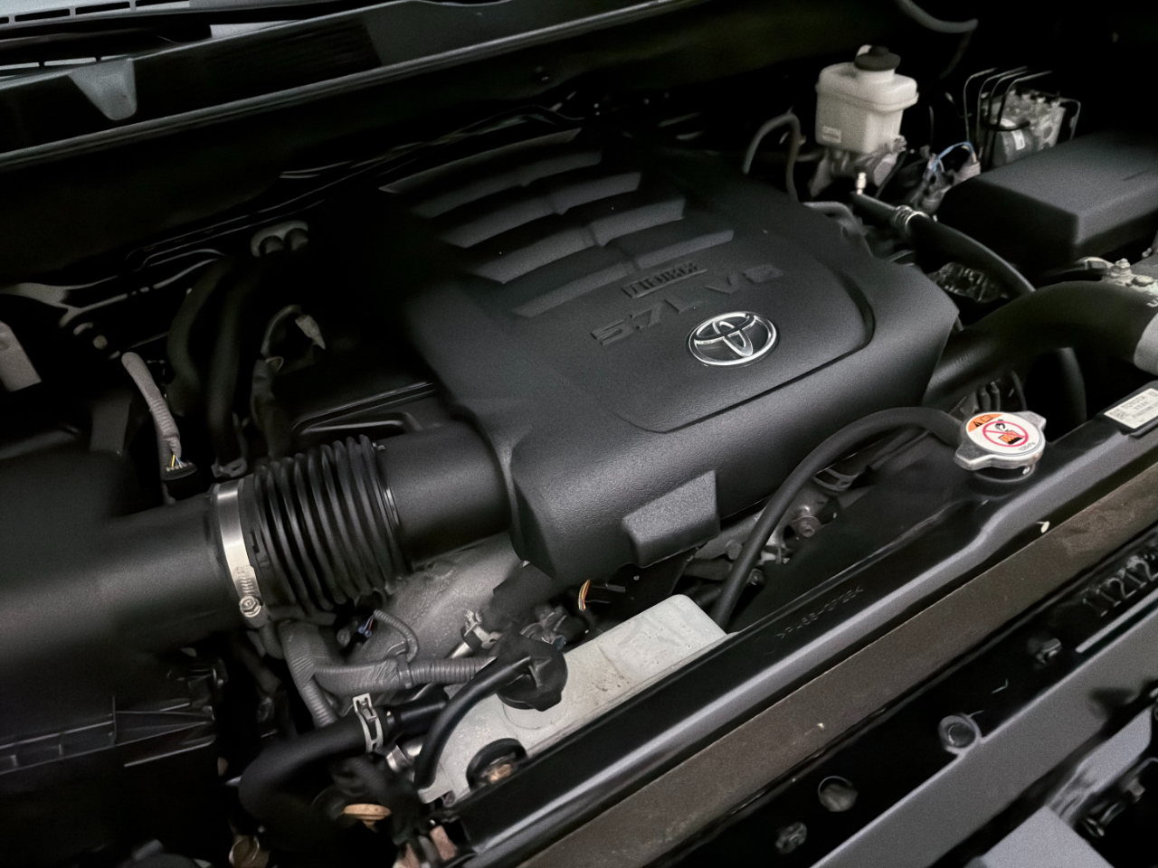 Toyota Tundra SR5 5.7L V8 CrewMax 4WD 2021