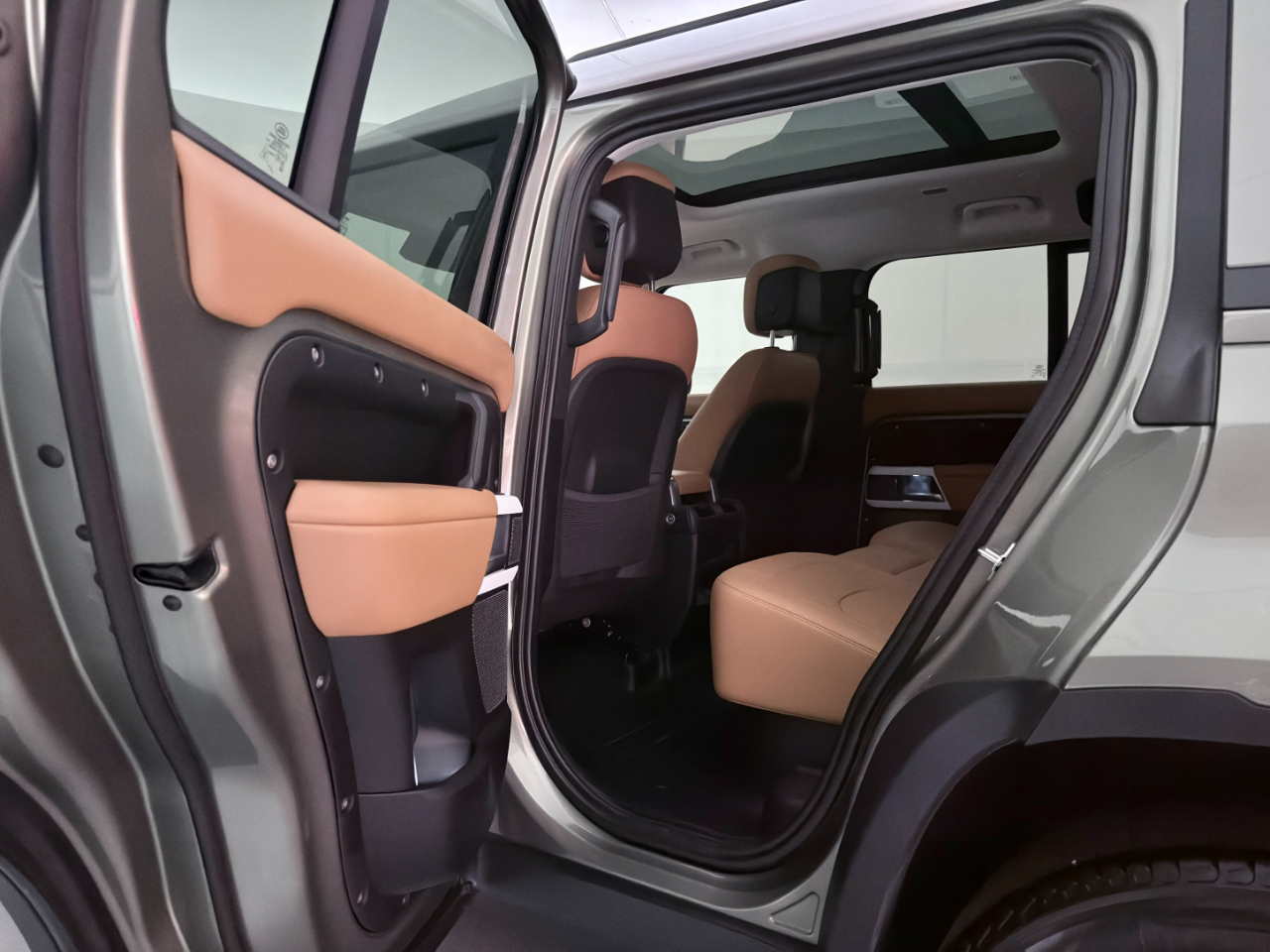 Land Rover Defender P300 110 S 2024