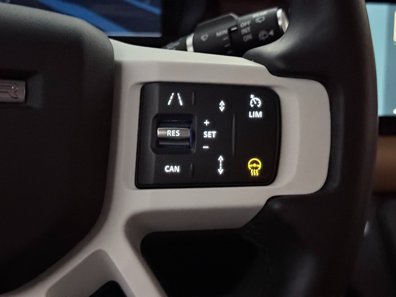 Land Rover Defender P300 110 S 2024