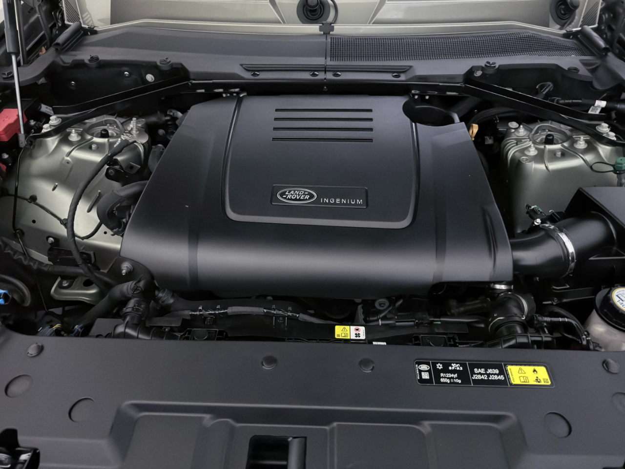 Land Rover Defender P300 110 S 2024