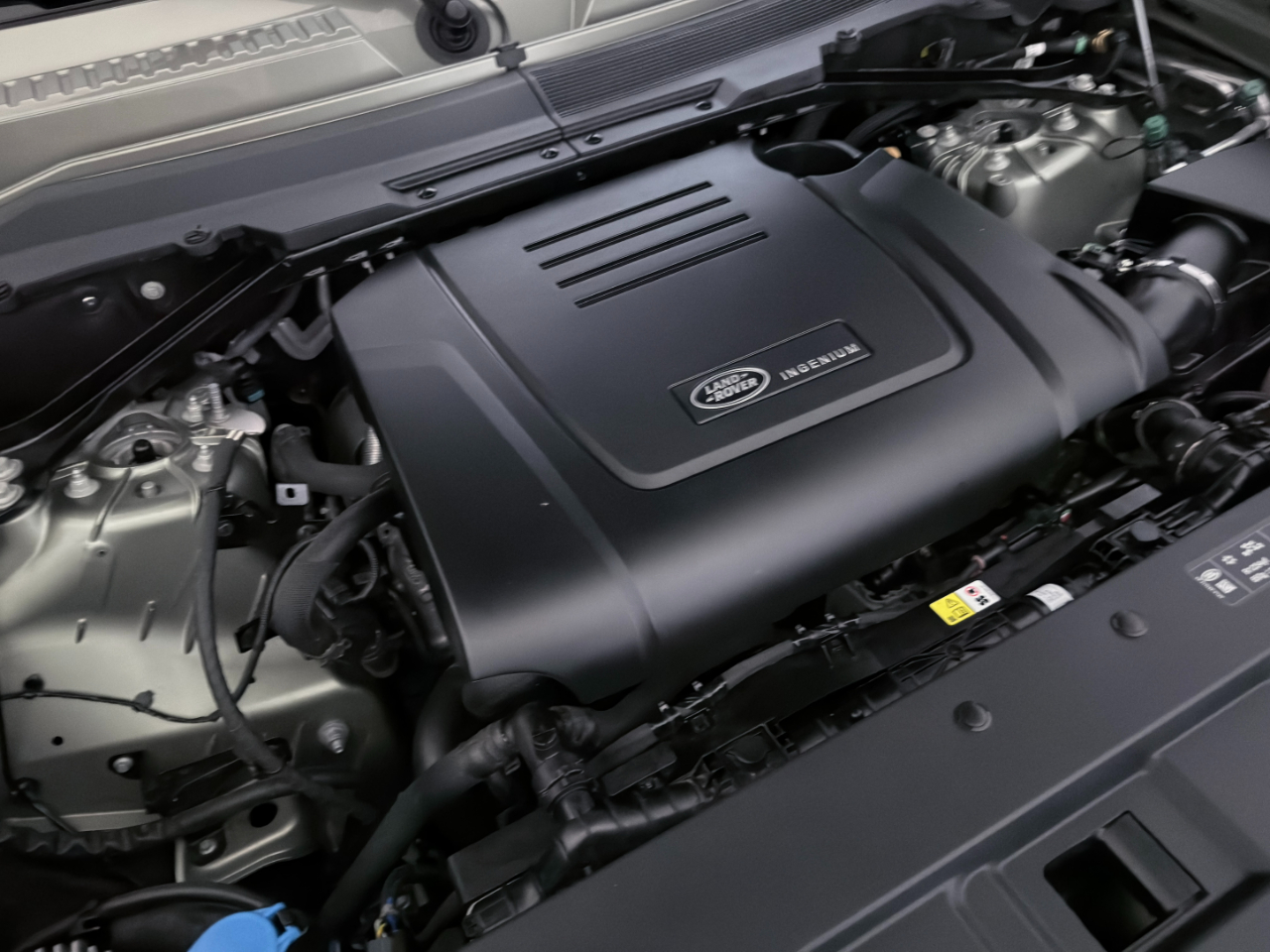 Land Rover Defender P300 110 S 2024