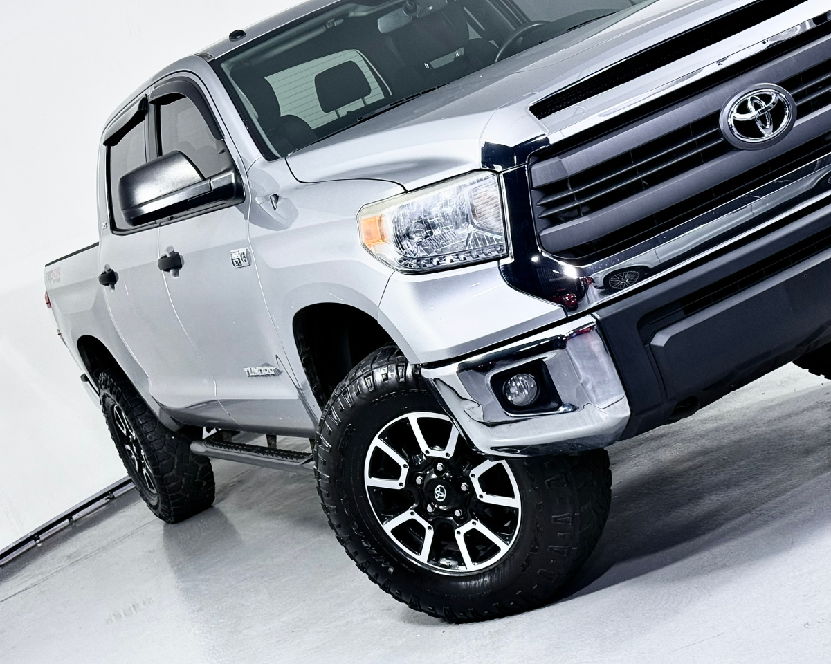 Toyota Tundra SR5 5.7L V8 FFV CrewMax 4WD 2015