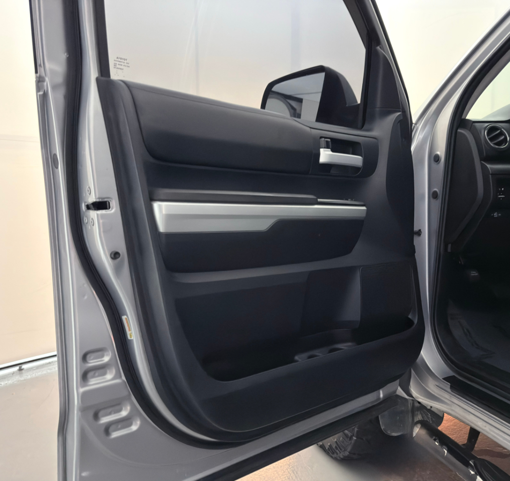 Toyota Tundra SR5 5.7L V8 FFV CrewMax 4WD 2015