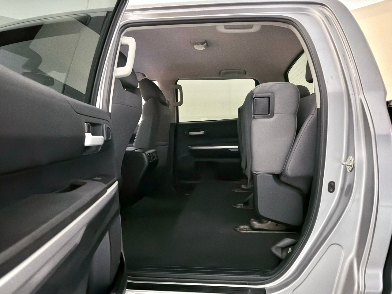 Toyota Tundra SR5 5.7L V8 FFV CrewMax 4WD 2015