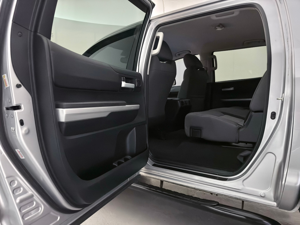 Toyota Tundra SR5 5.7L V8 FFV CrewMax 4WD 2015