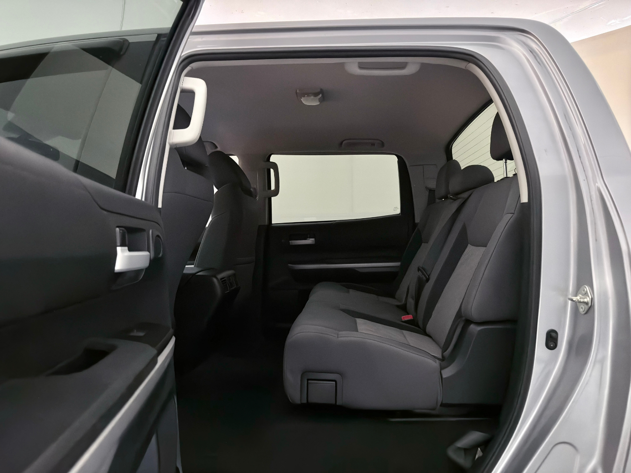 Toyota Tundra SR5 5.7L V8 FFV CrewMax 4WD 2015