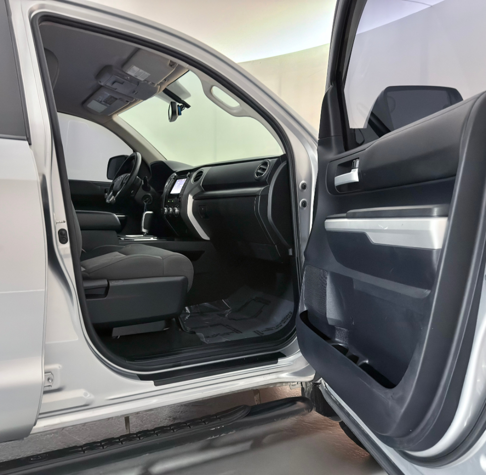 Toyota Tundra SR5 5.7L V8 FFV CrewMax 4WD 2015