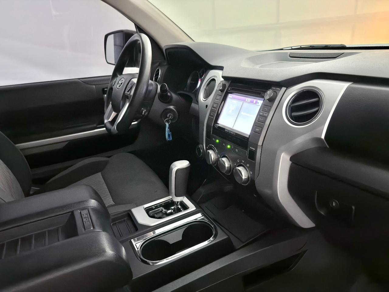 Toyota Tundra SR5 5.7L V8 FFV CrewMax 4WD 2015