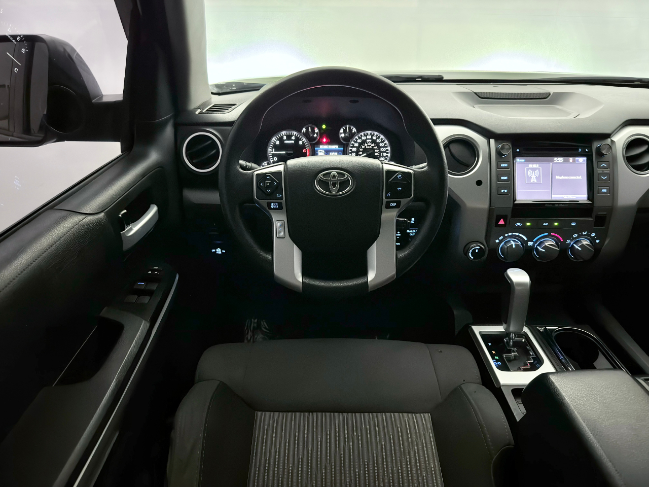 Toyota Tundra SR5 5.7L V8 FFV CrewMax 4WD 2015