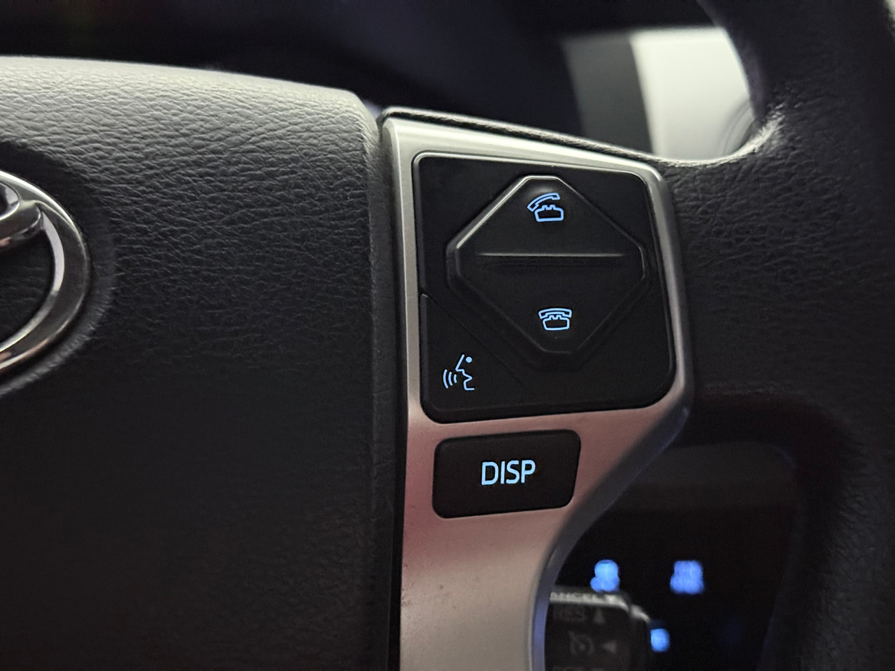 Toyota Tundra SR5 5.7L V8 FFV CrewMax 4WD 2015