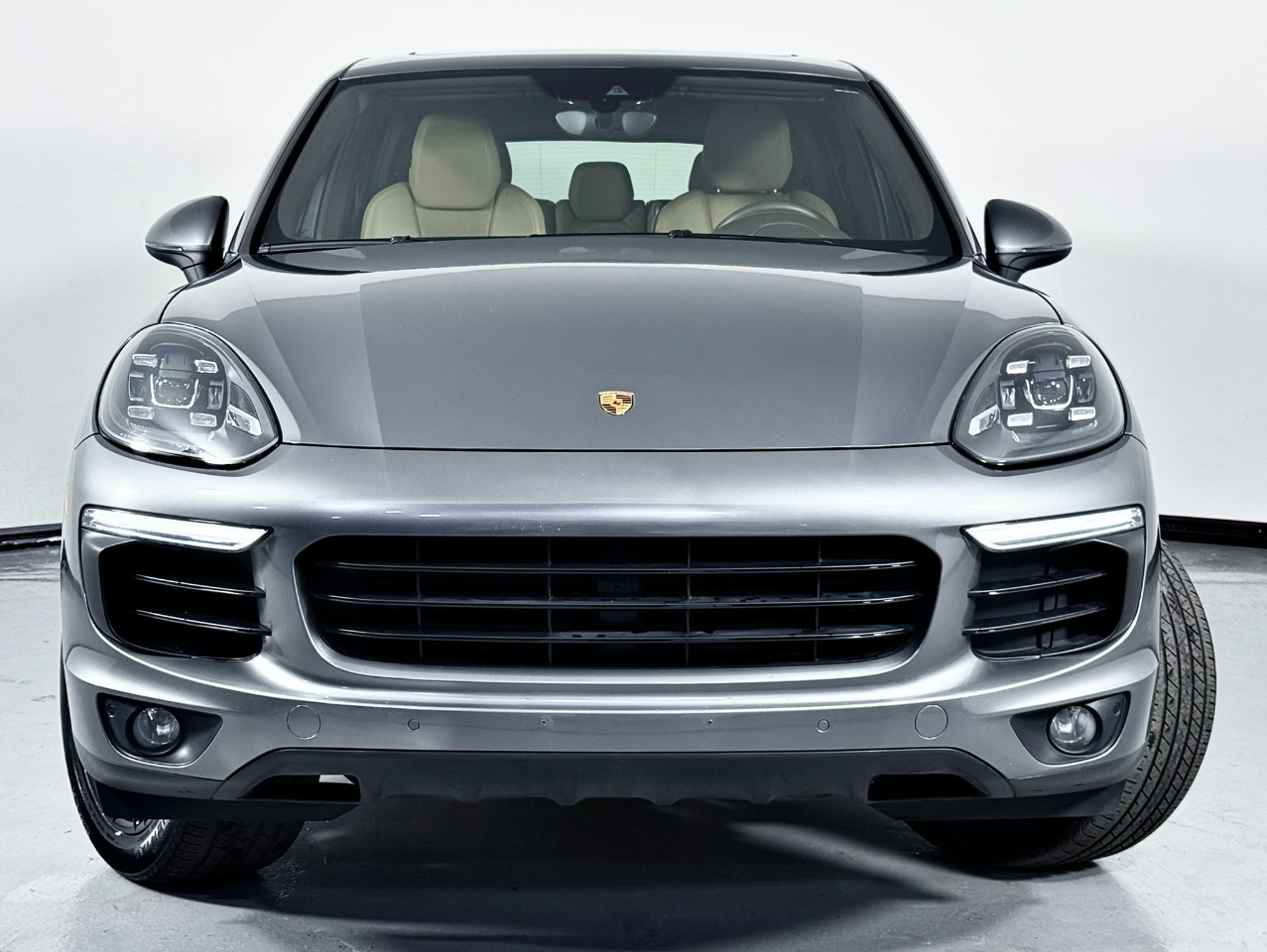 2017 Porsche Cayenne Hybrid S photo 3
