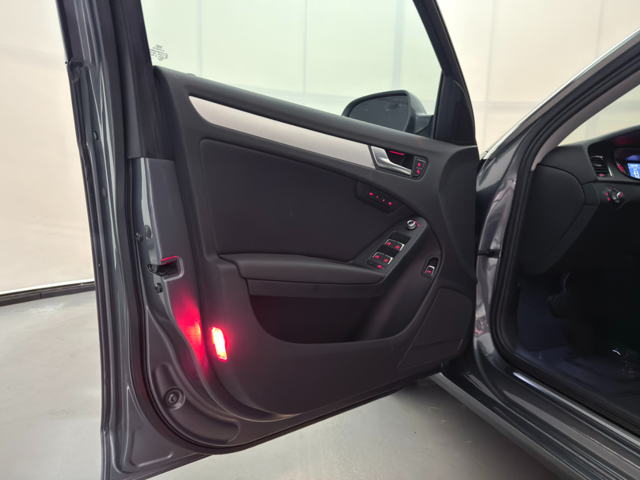 Audi A4 2.0T Sedan quattro Tiptronic 2013