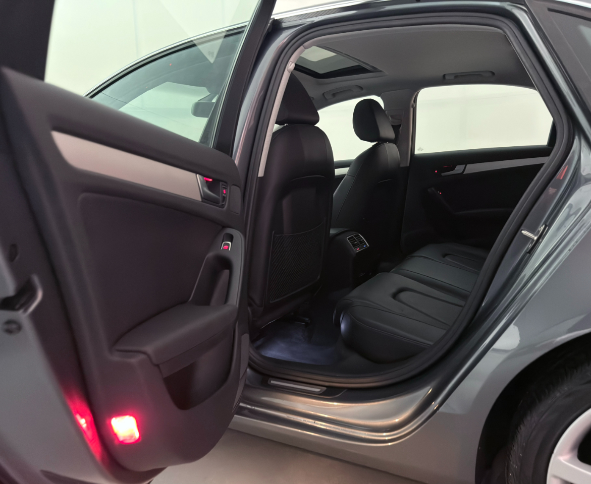 Audi A4 2.0T Sedan quattro Tiptronic 2013