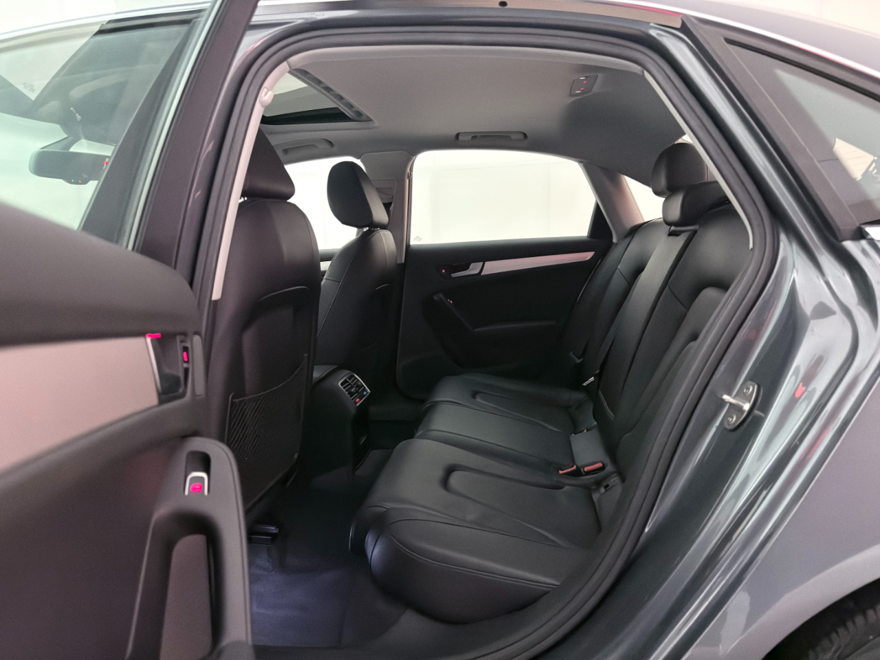 Audi A4 2.0T Sedan quattro Tiptronic 2013