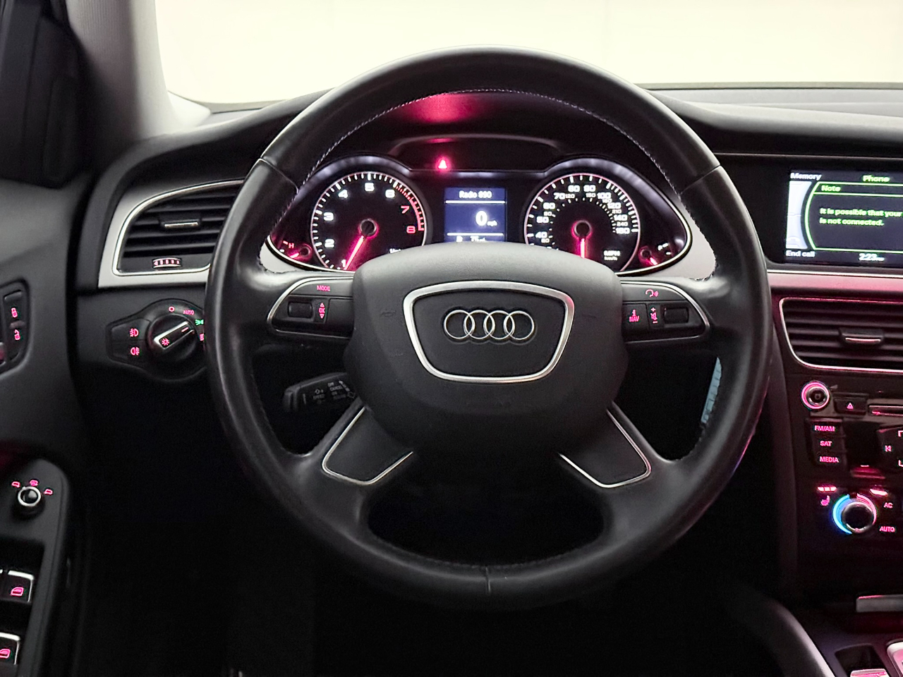 Audi A4 2.0T Sedan quattro Tiptronic 2013