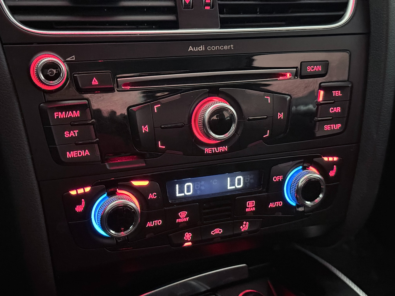 Audi A4 2.0T Sedan quattro Tiptronic 2013