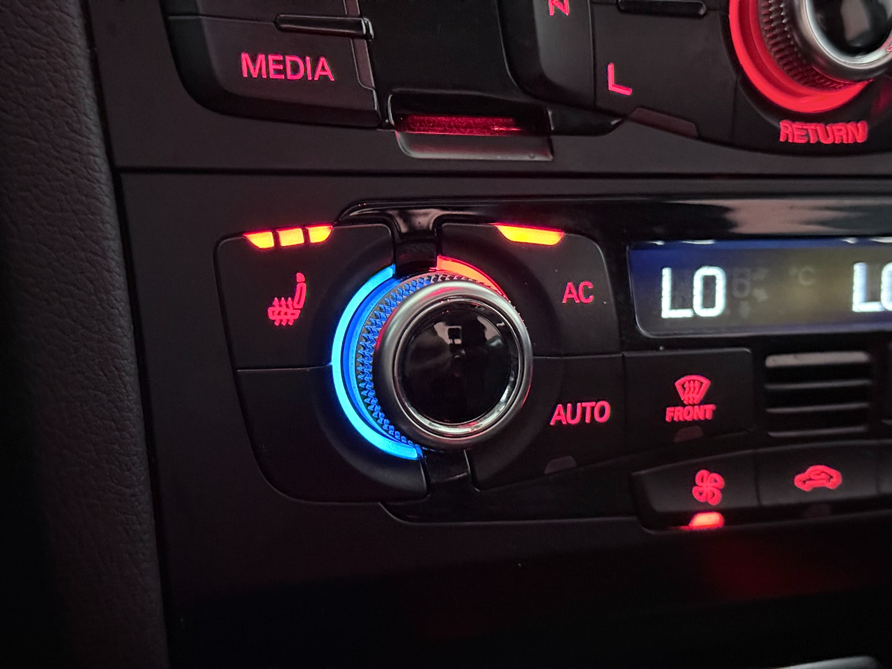 Audi A4 2.0T Sedan quattro Tiptronic 2013