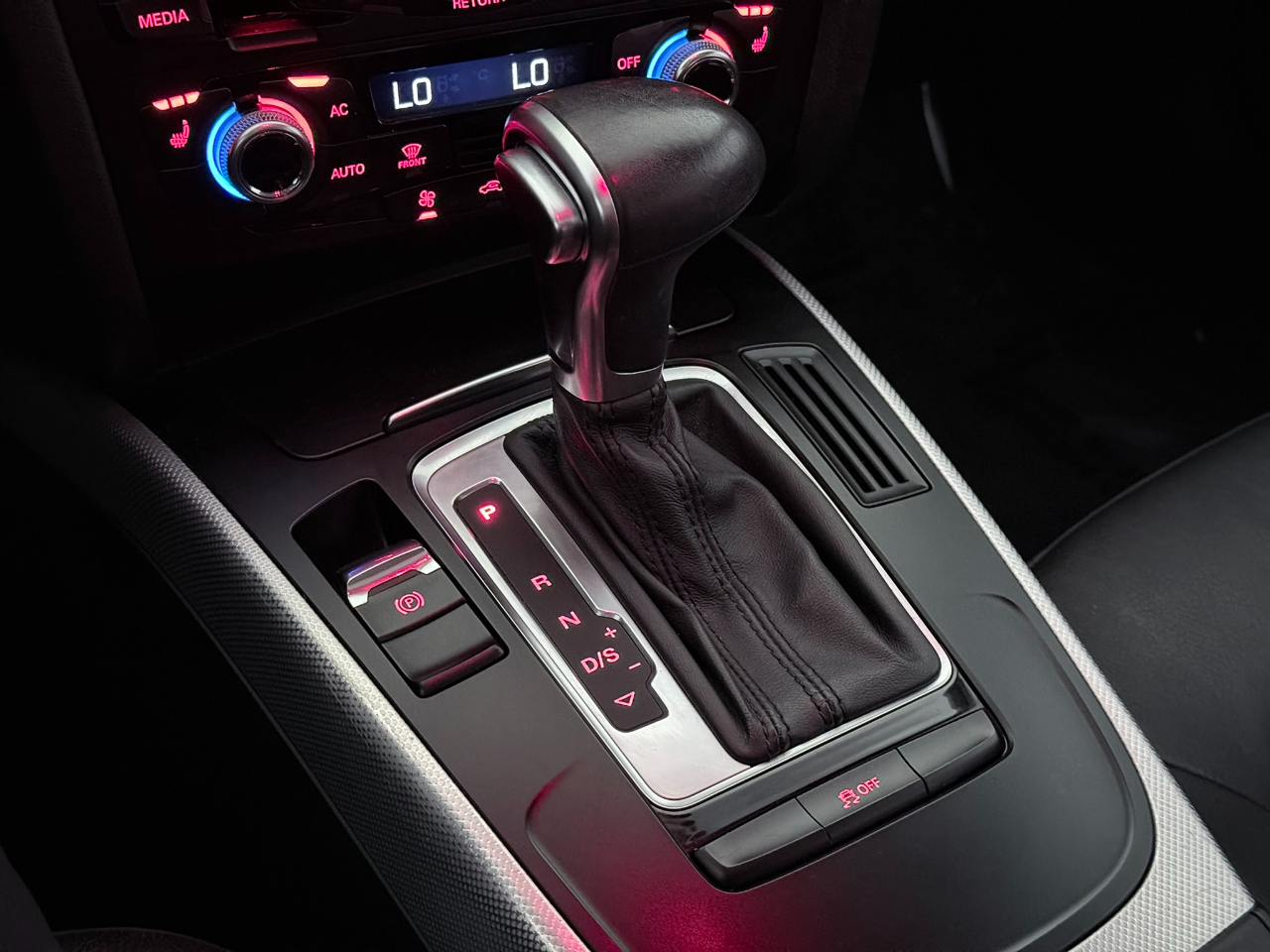 Audi A4 2.0T Sedan quattro Tiptronic 2013