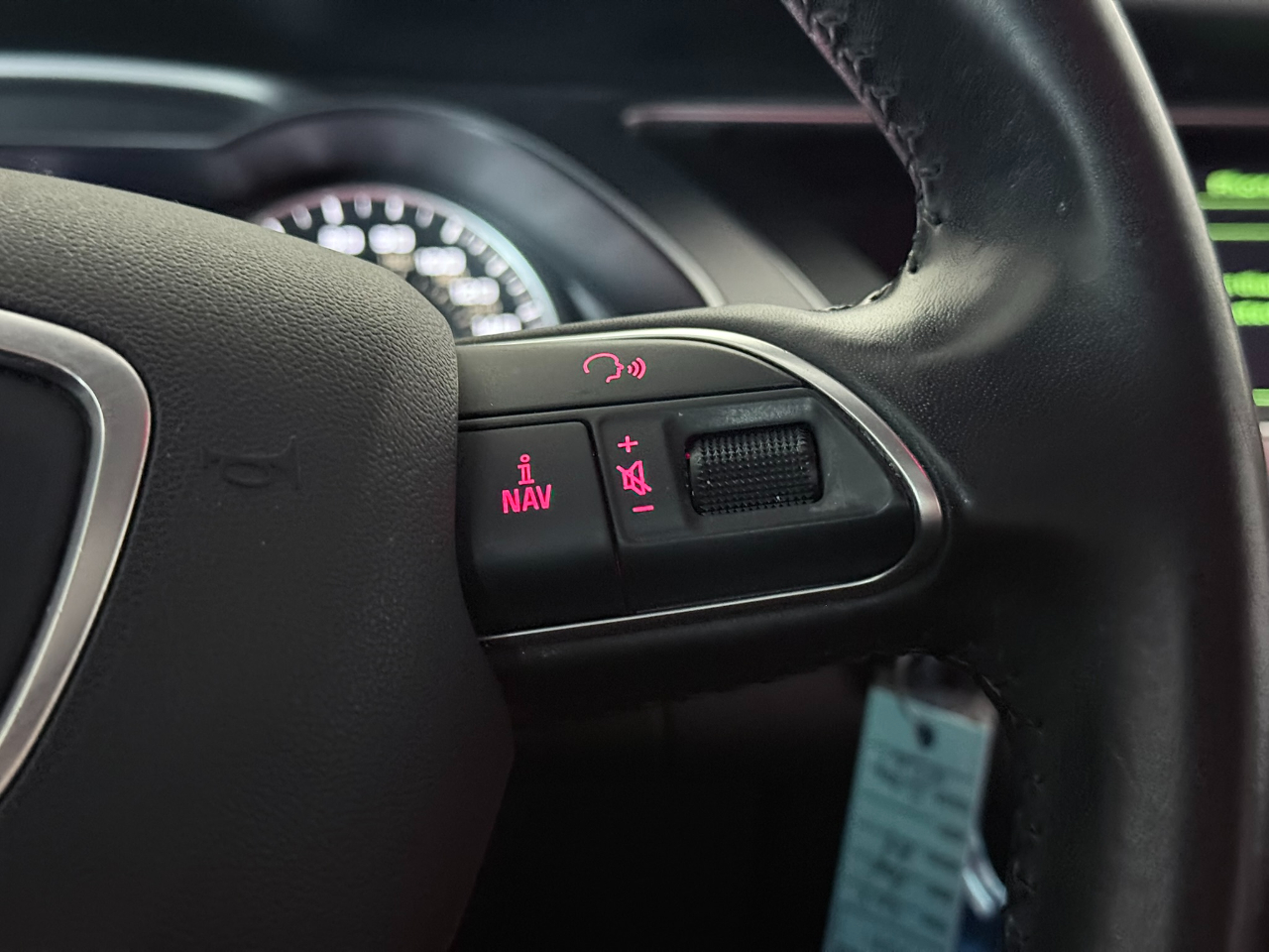 Audi A4 2.0T Sedan quattro Tiptronic 2013